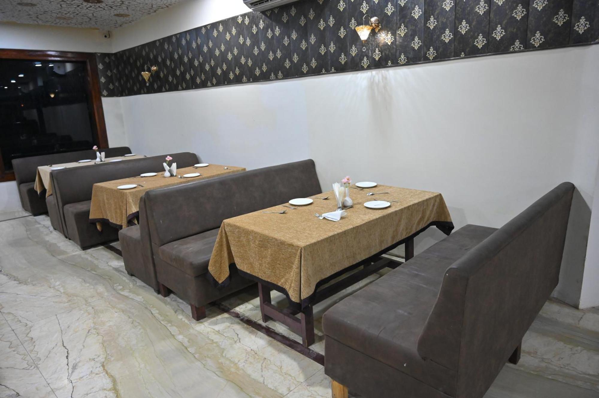 Orchha Club And Resort - Ocr Exterior foto