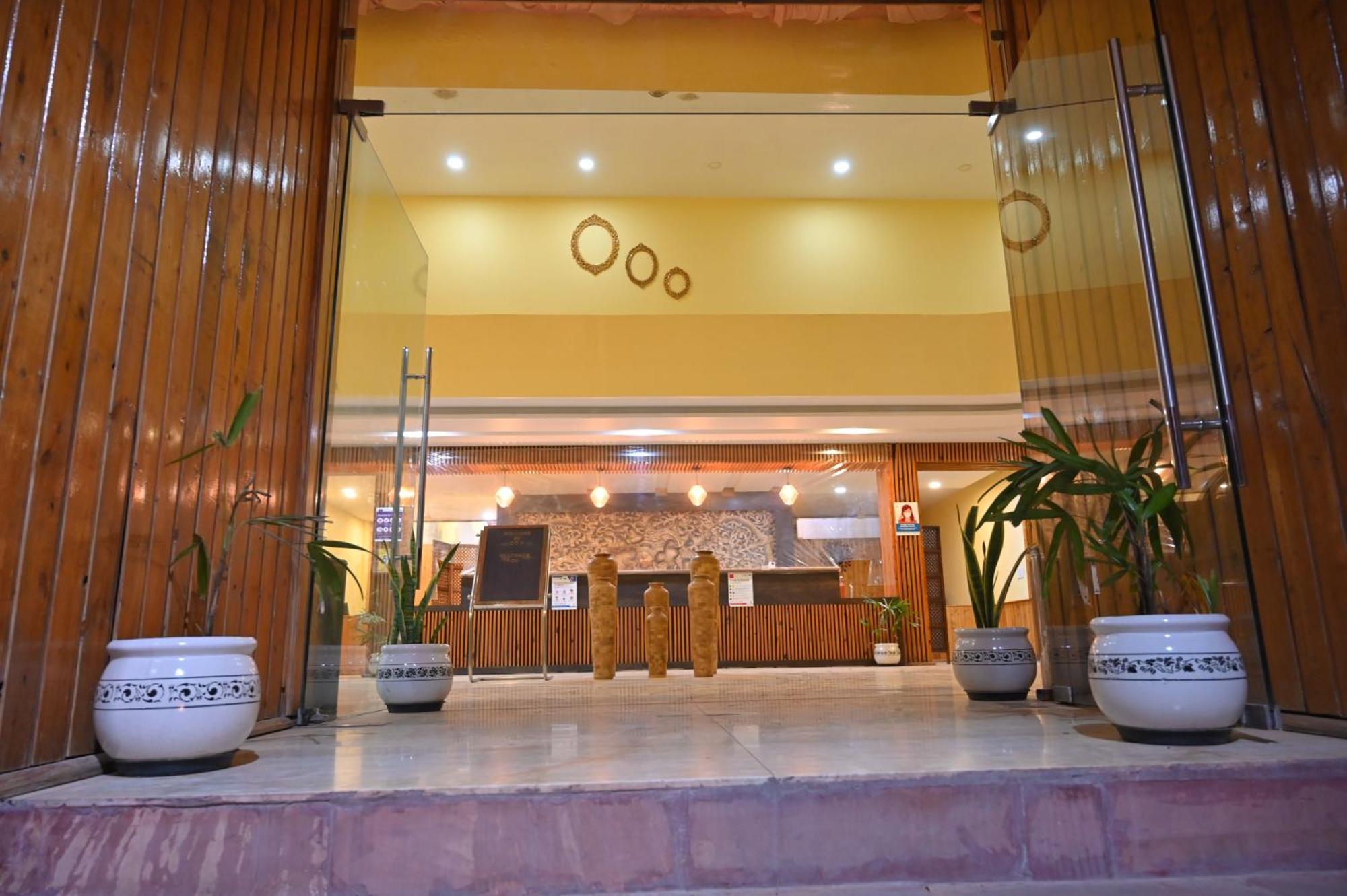 Orchha Club And Resort - Ocr Exterior foto